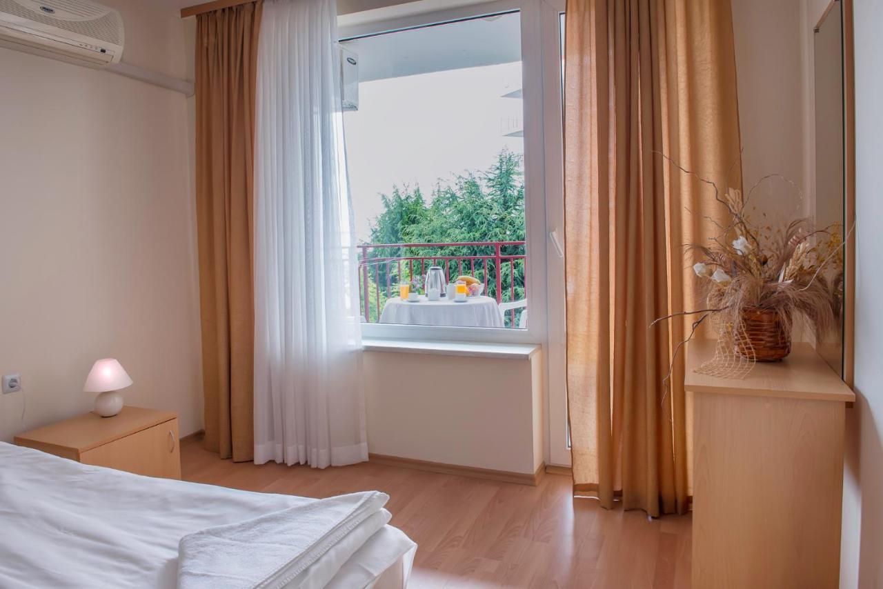 Marina And Panorama Apartments Sveti Vlas Luaran gambar