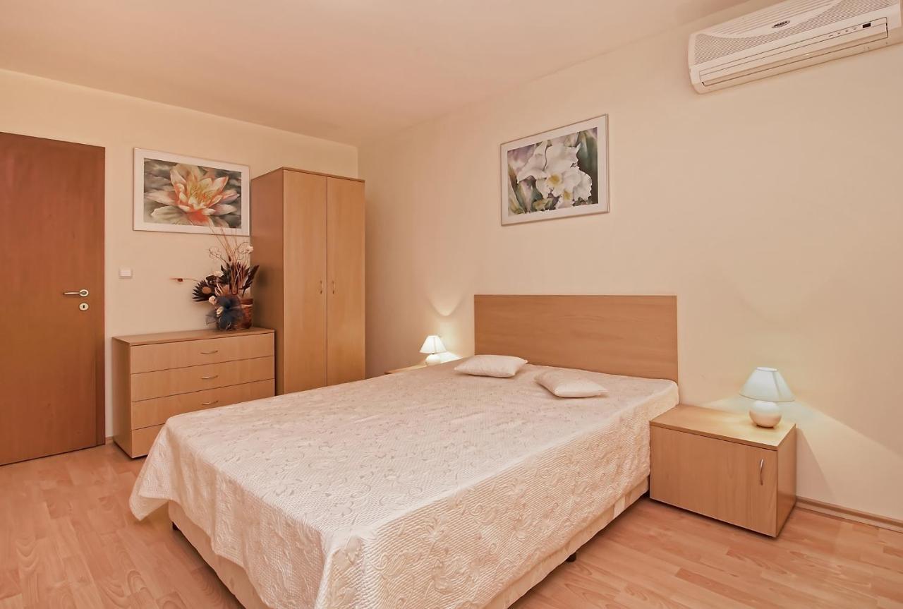 Marina And Panorama Apartments Sveti Vlas Luaran gambar
