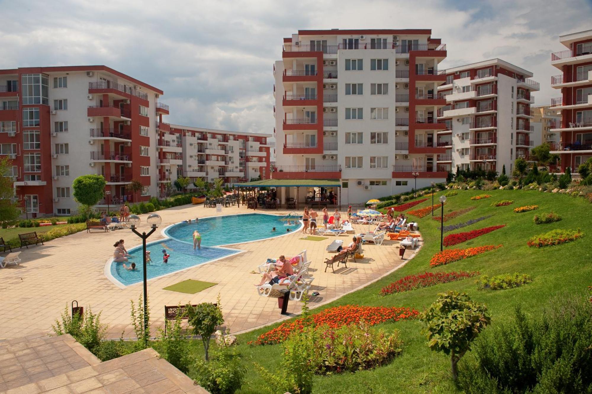 Marina And Panorama Apartments Sveti Vlas Luaran gambar